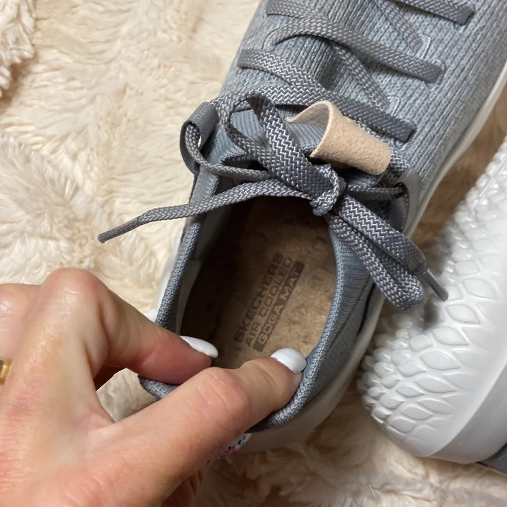 New Skechers One Downtown Ultra slip on knit sneakers